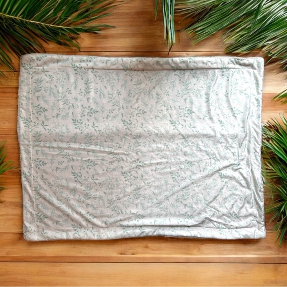 LILA & JACK Baby Blanket - Soft Sherpa Fleece - Green Botanical Print - 39”x30” - Picture 3 of 9
